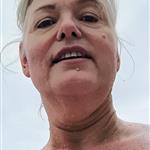 Kirsten varm